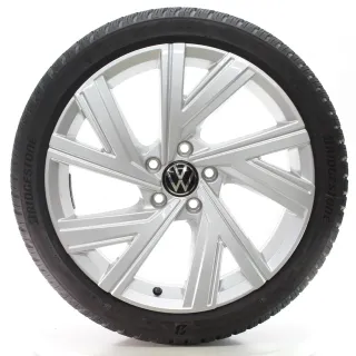 VW Golf 8 VIII CD1 Winterräder Bergamo Bridgestone 225/40R18 DOT25 5H0601025AB - Bild 4