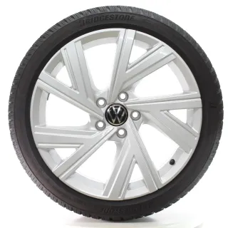 VW Golf 8 VIII CG5 Winterräder Bergamo Bridgestone 225/40R18 DOT25 5H0601025AB - Bild 1