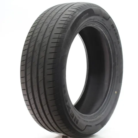 Background image for Sommerreifen Nexen N Fera Sport * XL 225/55 R18 102Y DOT26 DEMO