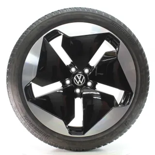 VW ID.3 E11 GTX Winterräder Sanya Schwarz Bridgestone 215/45R20 DOT25 10A601025T - Bild 4