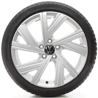 VW Golf 8 VIII CD1 Winterräder Bergamo Bridgestone 225/40R18 DOT25 5H0601025AB - Bild 1