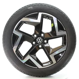 VW Passat B9 Variant CJ5 Winterräder Coventry Pirelli 235/45R18 DOT24 3J0601025M - Bild 1