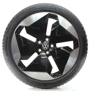 VW ID.3 E11 GTX Winterräder Sanya Schwarz Bridgestone 215/45R20 DOT25 10A601025T - Bild 1