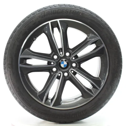 Background image for BMW 1er F40 2er F45 F46 Sommerräder Doppelspeiche 549 225/45R17 DOT23 6856087