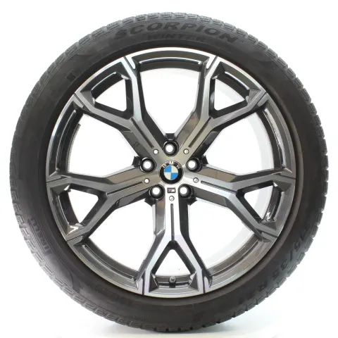 Background image for BMW X5 G05 X6 G06 Winterräder M Y-Speiche 741 Pirelli 275/40-315/35R21 8071998-9