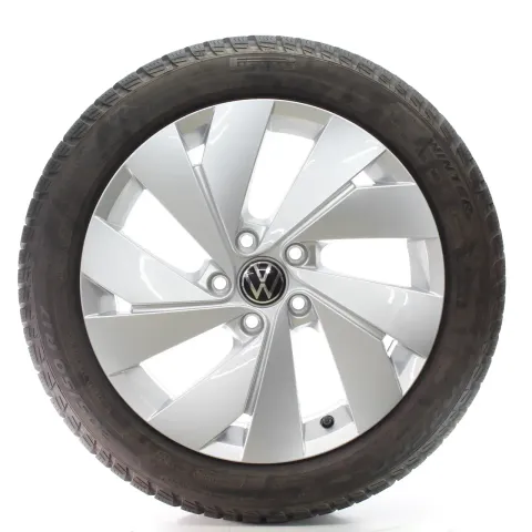 Background image for VW Golf 8 VIII CD1 CG5 Winterräder Belmont Pirelli 205/50R17 DOT25 5H0601025B