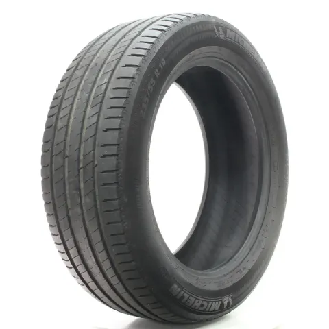 Background image for Sommerreifen Michelin Latitude Sport 3 AO 235/55R19 101W DOT21 1Stk