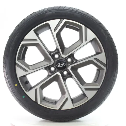 Background image for Hyundai Inster Sommerräder Bijanamu Grau Glanz Pirelli 205/45ZR17 88Y DOT24 NEU