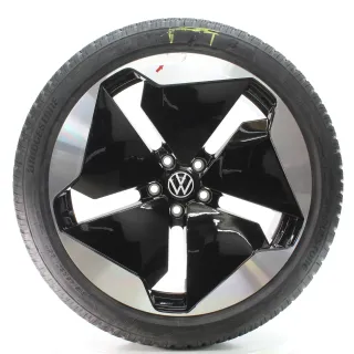 VW ID.3 E11 GTX Winterräder Sanya Schwarz Bridgestone 215/45R20 DOT25 10A601025T - Bild 3