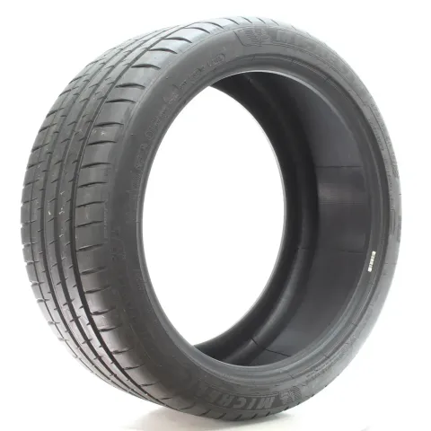 Background image for Sommerreifen Michelin Pilot Sport 4S * XL 275/35 ZR19 (100Y) NEU DOT25 1Stk