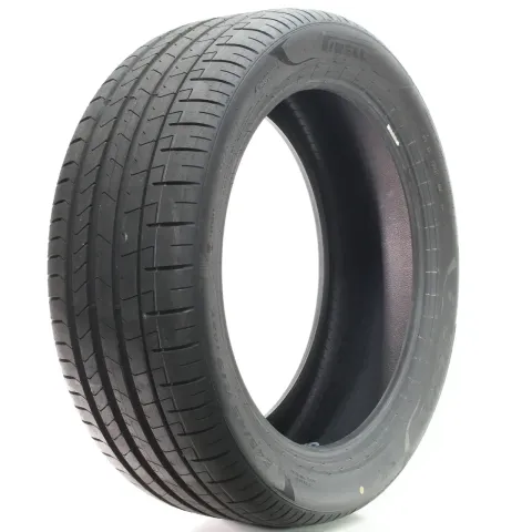 Background image for Sommerreifen Pirelli P Zero * MO XL 245/45R19 102Y DOT24 1Stk