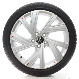 VW Golf 8 VIII CD1 Winterräder Bergamo Pirelli 225/40R18 92V DOT25 5H0601025AB - Bild 3
