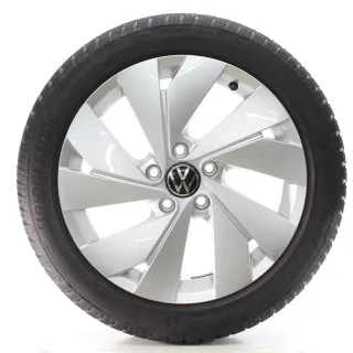 VW Golf 8 VIII CD1 Winterräder Belmont Bridgestone 205/50R17 DOT25 5H0601025B - Bild 2