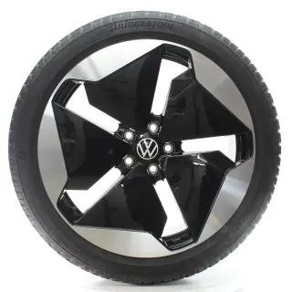 VW ID.3 E11 GTX  Winterräder Sanya Bridgestone 215/45R20 95T DOT25 10A601025T - Bild 1