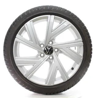 VW Golf 8 VIII CD GTI R Winterräder Bergamo Pirelli 225/40R18 DOT25 5H0601025AB - Bild 4