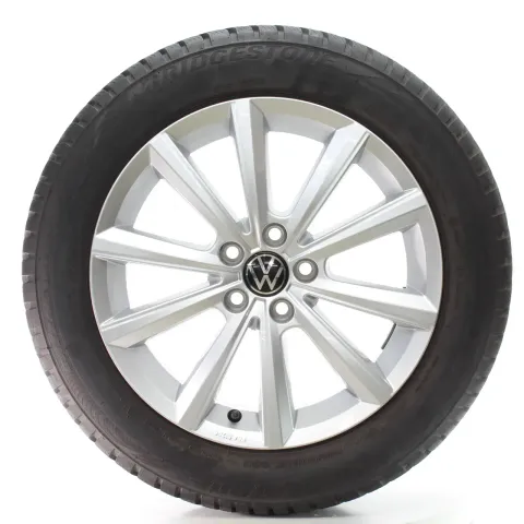 Background image for VW Polo NF 2G Winterräder Merano Bridgestone 185/60R16 90H DOT24 2G0601025AF