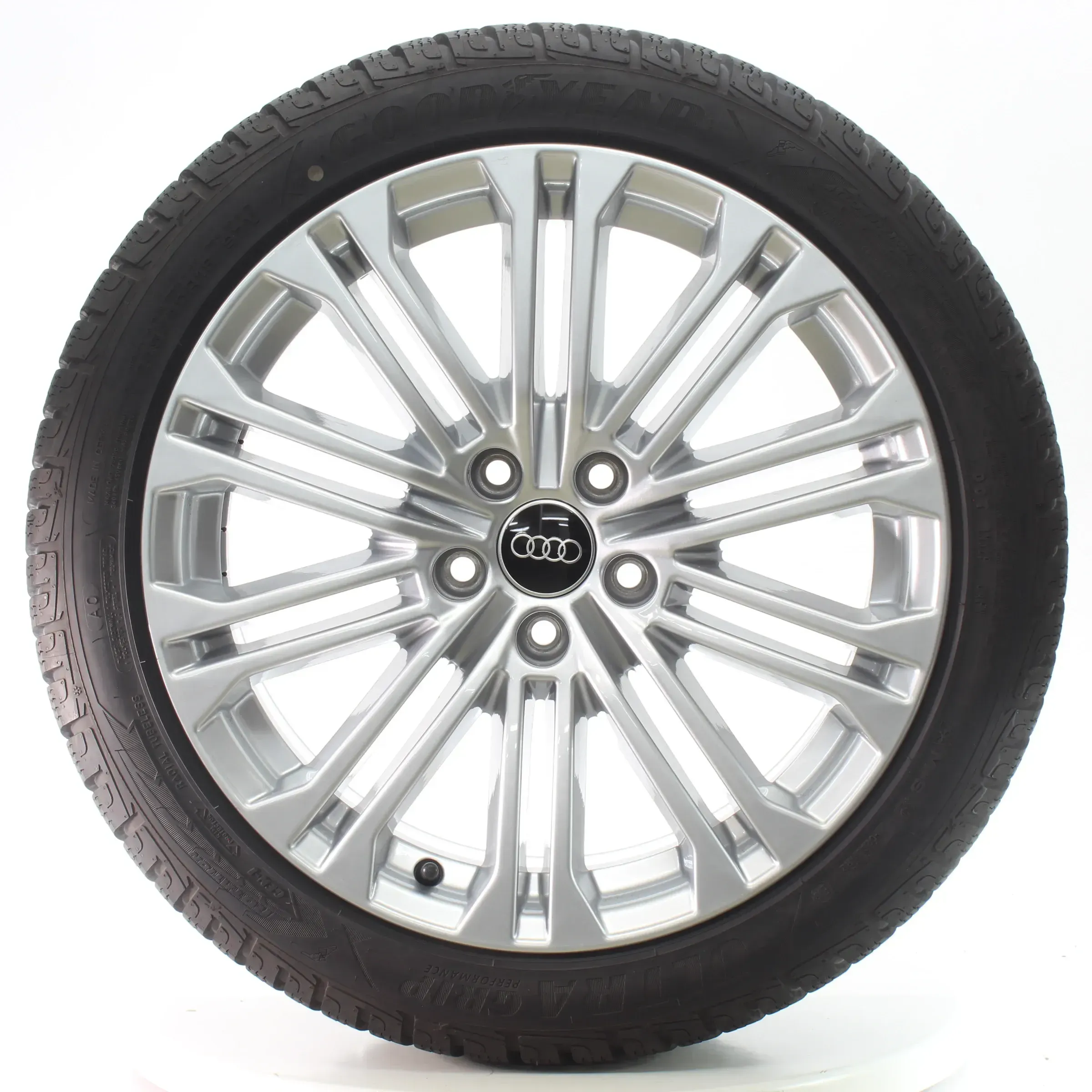 Audi A5 S5 F5 Winterräder 10-Parallelspeichen Goodyear 245/40R18 97V 8W0601025EE - Bild 1
