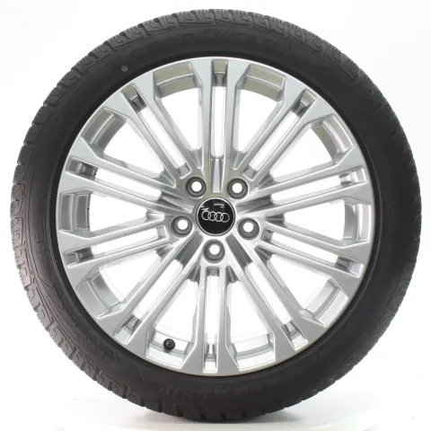 Background image for Audi A5 S5 F5 Winterräder 10-Parallelspeichen Goodyear 245/40R18 97V 8W0601025EE