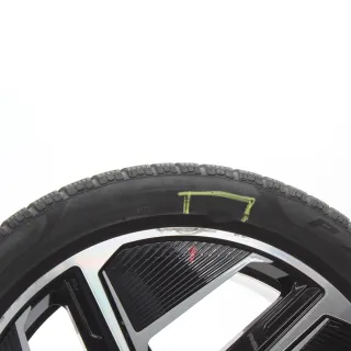 Audi E-Tron RS GT Winterräder Aero-Design Pirelli 245/45-285/40R20 4J3601025F-H - Bild 3
