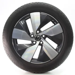 VW Passat B9 Variant CJ5 Winterräder Bologna Pirelli 215/55R17 DOT25 3J0601025B - Bild 2