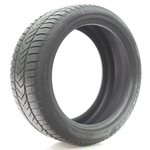 Background image for Winterreifen Pirelli Winter Sottozero 3 AO XL 245/40R18 97V 8019227230970