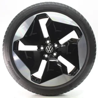 VW ID.3 E11 GTX Winterräder Sanya Schwarz Bridgestone 215/45R20 DOT25 10A601025T - Bild 3