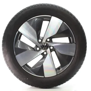 VW Passat B9 Variant CJ5´Winterräder Bologna Pirelli 215/55R17 DOT25 3J0601025B - Bild 3