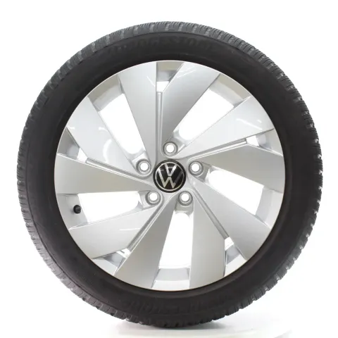 Background image for VW Golf 8 VIII CD1 CG5 Winterräder Belmont 205/50R17 93H DOT25 5H0601025B