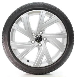 VW Golf 8 VIII GTD GTI R Winterräder Bergamo Pirelli 225/40R18 DOT25 5H0601025AB - Bild 1