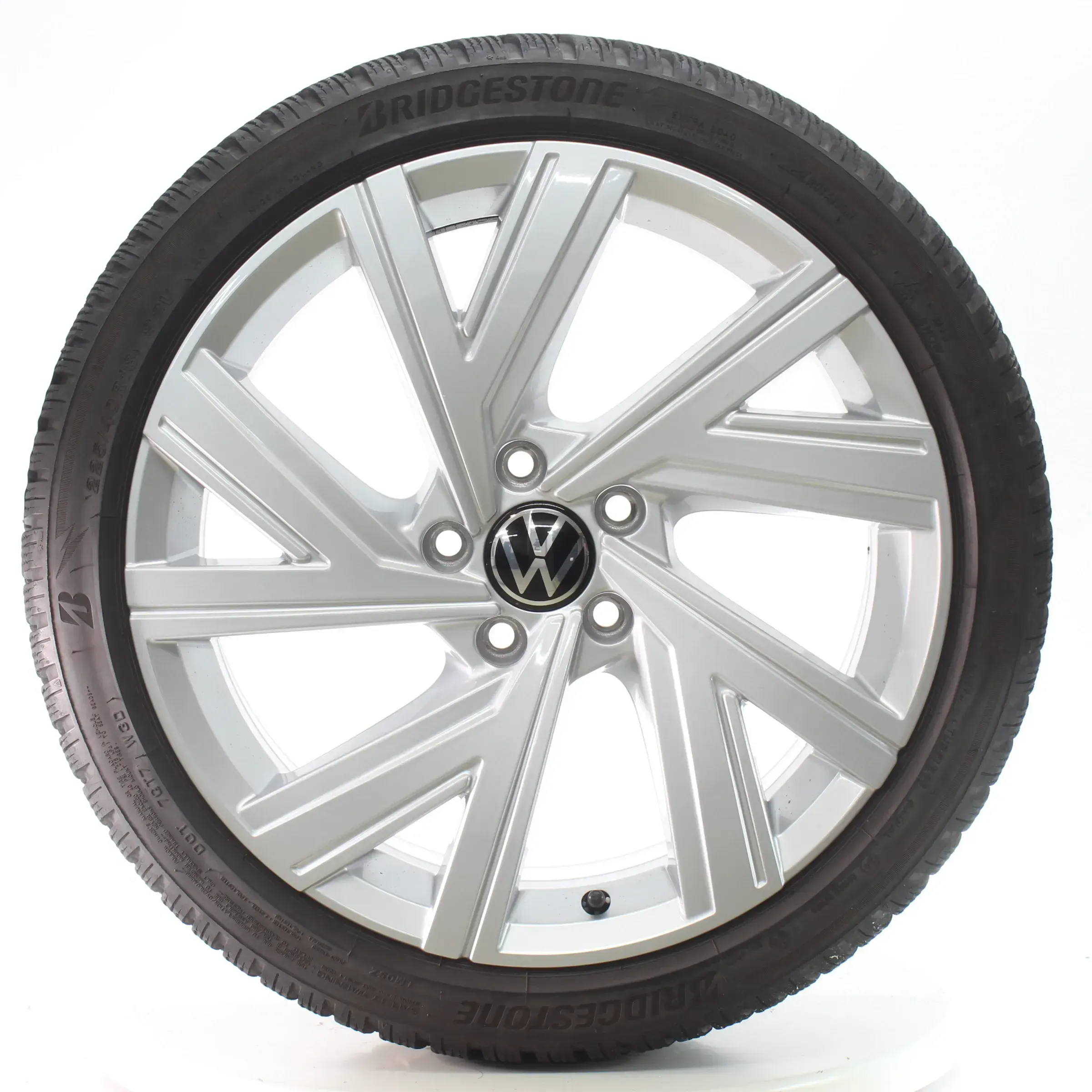 VW Golf 8 VIII GTI GTD R Winterräder Bergamo 225/40R18 92V DOT23 5H060102AB - Bild 1