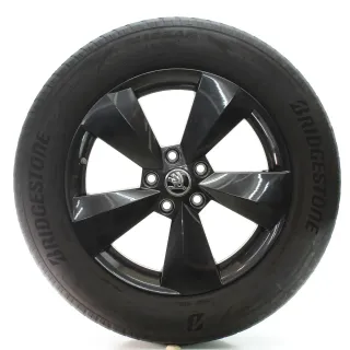 Skoda Kodiaq NS6 Winterräder 5-Arm-Rotor Bridgestone 215/65R17 DOT23 565601025AA - Bild 4
