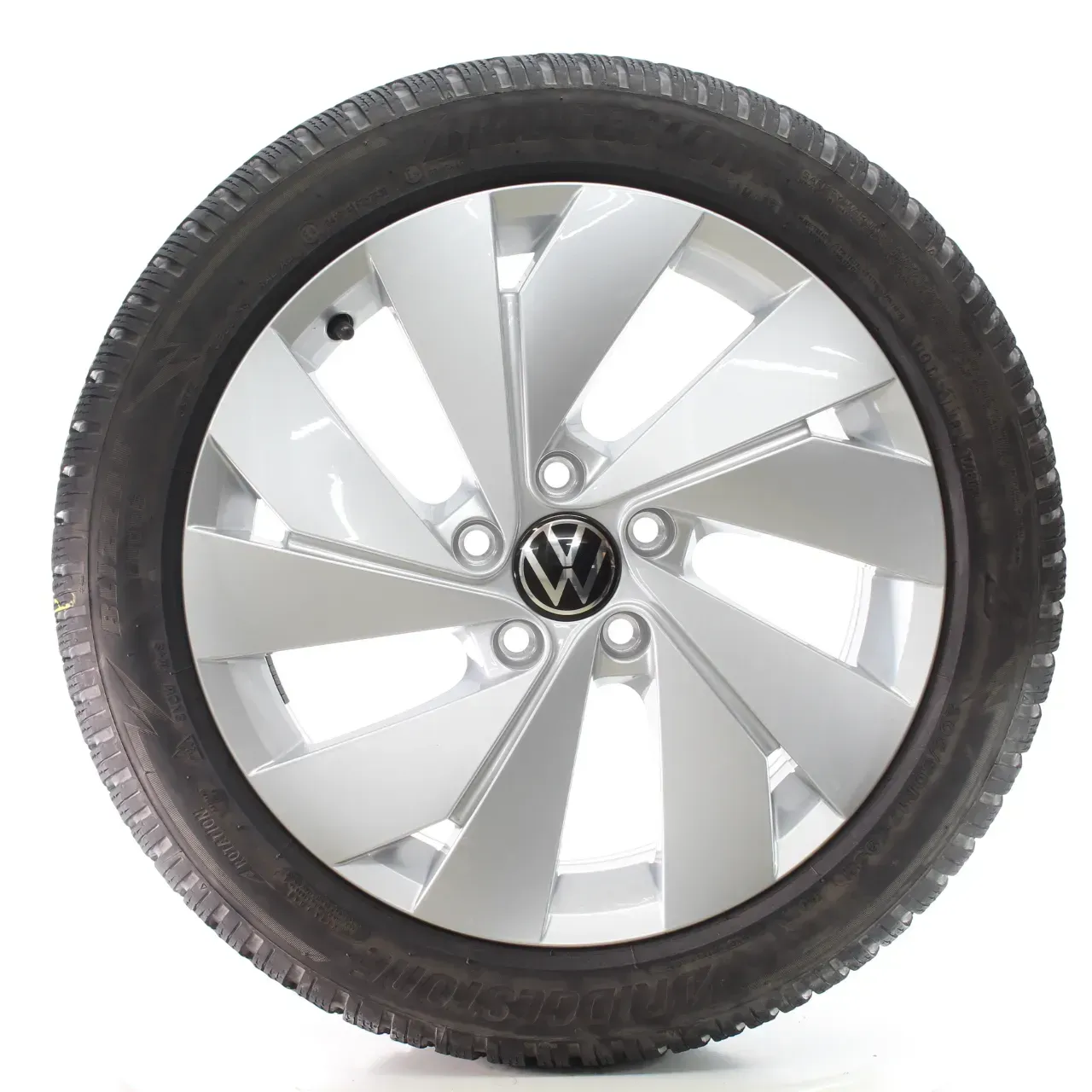 VW Golf 8 VIII CD1 Winterräder Belmont Bridgestone 205/50R17 DOT25 5H0601025B - Bild 1