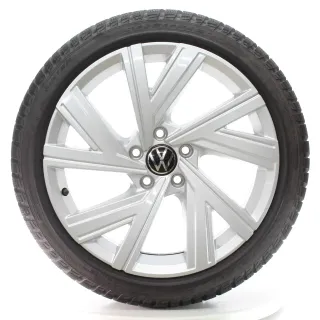 VW Golf 8 VIII GTI R CD1 Winterräder Bergamo Pirelli 225/40R18 DOT25 5H0601025AB - Bild 2