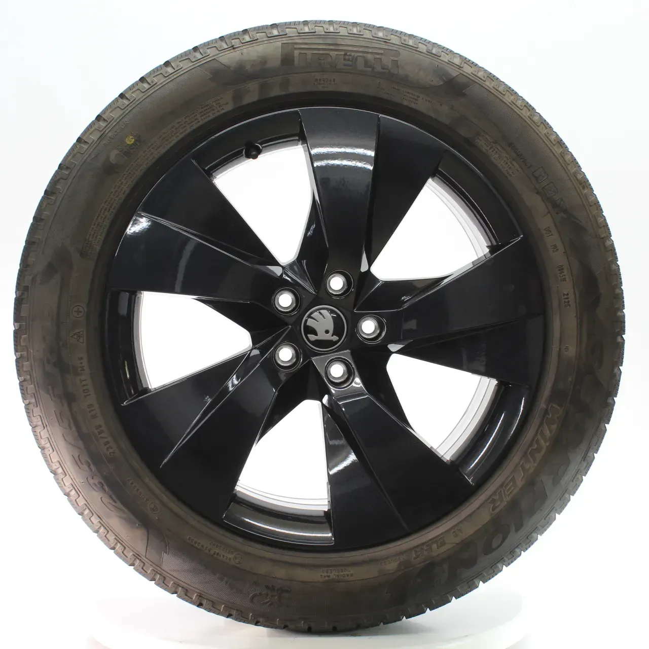 Skoda Enyaq iV 50 60 Winterräder Luter Pirelli 235/55R19 101T DOT25 5LA601025CP - Bild 1