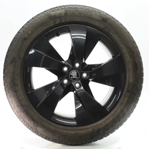Background image for Skoda Enyaq iV 50 60 Winterräder Luter Pirelli 235/55R19 101T DOT25 5LA601025CP