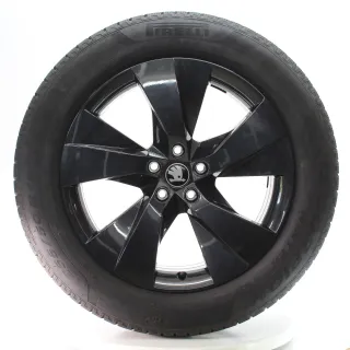 Skoda Enyaq IV 5A Winterräder Luter Pirelli 235/55-255/50R19 DOT25 5LA601025CP - Bild 1