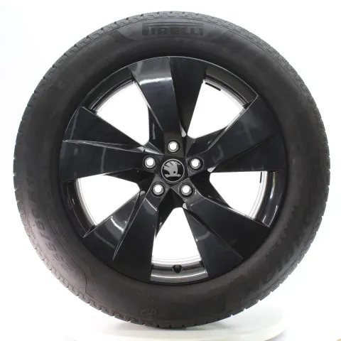 Background image for Skoda Enyaq IV 5A Winterräder Luter Pirelli 235/55-255/50R19 DOT25 5LA601025CP