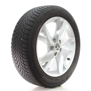 Skoda Octavia IV NX Winterräder Lyra Bridgestone 205/55R17 95V DOT23 5E3601025AC - Bild 6