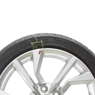 Audi TT TTS 8S FV Winterräder Bridgestone 245/40R18 93V DOT23 8S0601025AN - Bild 5