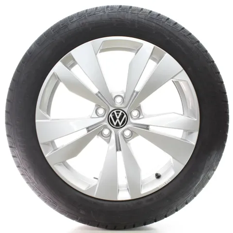 Background image for VW ID.3 E11 Winterräder Loen Goodyear SealTech 215/55R18 DOT24 NEU 10A071498