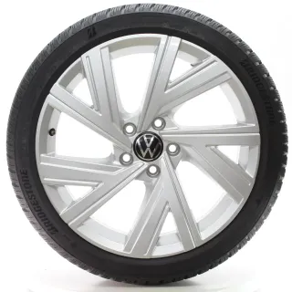 VW Golf 8 VIII CD1 Winterräder Bergamo Bridgestone 225/40R18 DOT25 5H0601025AB - Bild 3