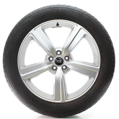 Background image for Audi Q8 E-Tron GE Winterräder 5-Arm Bridgestone 255/50R20 109H XL 4KE601025S