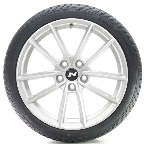 Background image for Hyundai i30 i30N PD Winterräder Borbet Pirelli 225/40R18 DOT24 NEU KBA53398