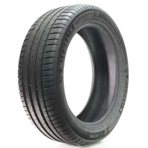 Background image for Sommerreifen Michelin Pilot Sport 4 SUV J LR XL 235/50R20 104Y DOT24 1Stk
