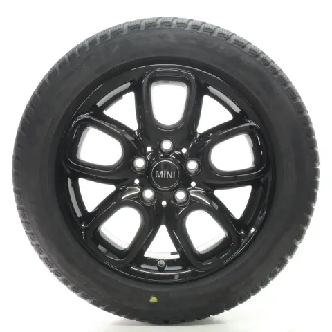 Background image for MINI Clubman F54 Winterräder Loop Spoke 494 Schwarz Pirelli 205/55R16 6891824