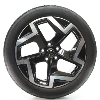 VW Passat B9 CJ5 Winterräder Coventry Goodyear 235/45R18 94V DOT23 3J0601025M - Bild 2