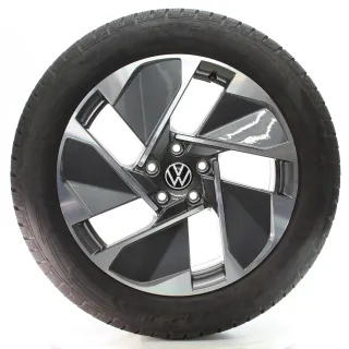 VW ID.3 E11 Winterräder East Derry Goodyear 215/55R18 95T DOT24 10A601025C - Bild 1