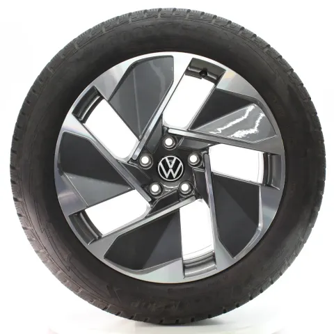 Background image for VW ID.3 E11 Winterräder East Derry Goodyear 215/55R18 95T DOT24 10A601025C