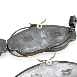 Peugeot Boxer Bremsbeläge vorne mit Sensor eckig Original 425455 NEU - Bild 2