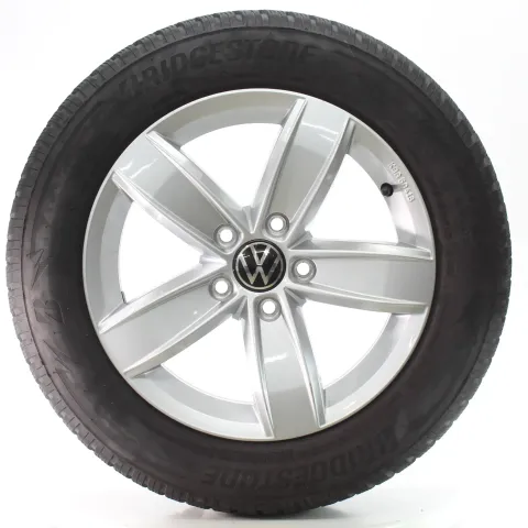 Background image for VW T-ROC A11 AC7 Winterräder Corvara Bridgestone 205/60R16 92H DOT24 2GA601025Q